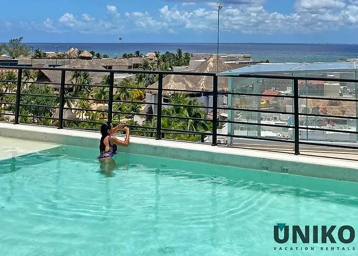 1 Block To The 2br 6pax Rooftop Pool King Bed Apartment *