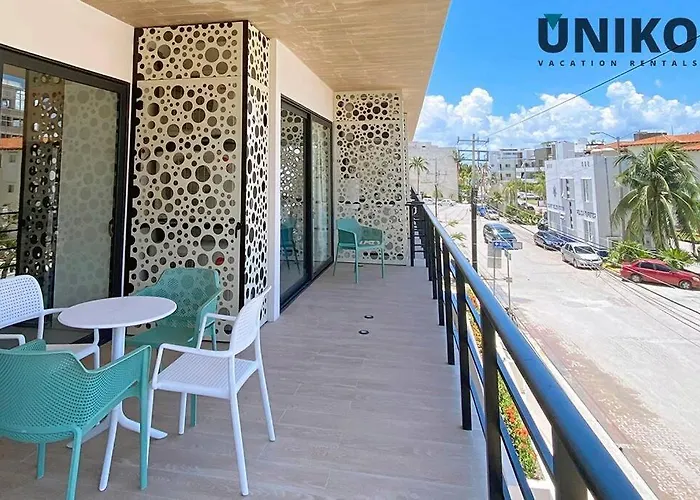 1 Block To The 2br 6pax Rooftop Pool King Bed Apartment *