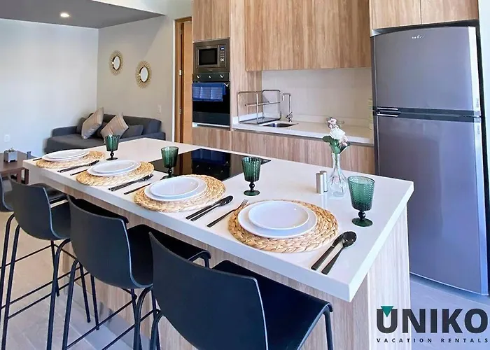 1 Block To The 2br 6pax Rooftop Pool King Bed Apartment *