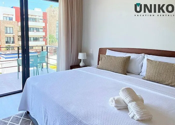 1 Block To The 2br 6pax Rooftop Pool King Bed Apartment