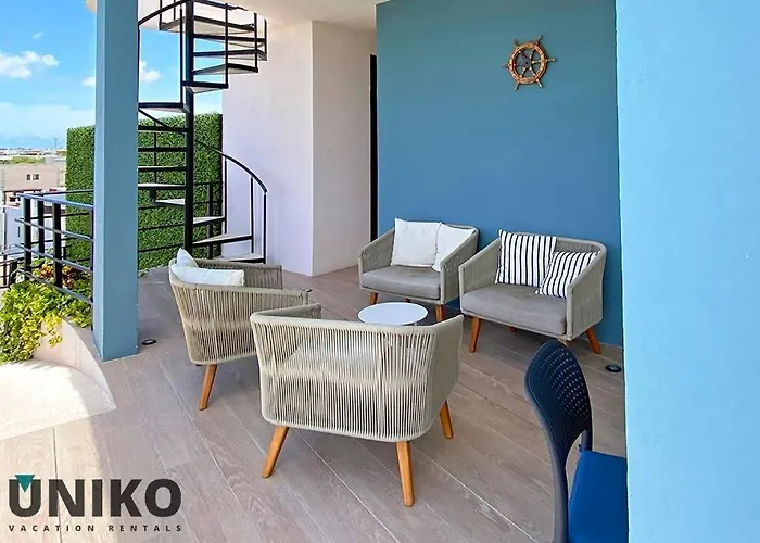 Apartment 1 Block To The 2br 6pax Rooftop Pool King Bed *